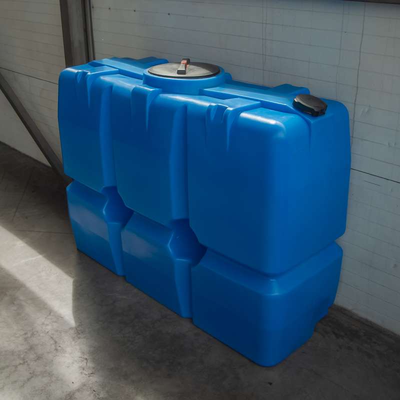 Емкость SK 2000л (синий) для питьевой воды и продуктов с плотностью до 1,0 г/см³ (имеет эргономичную прямоугольную форму и компактные размеры)