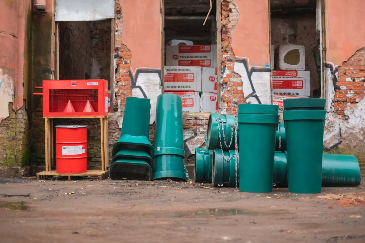 для загрузки сбрасываемого строительного мусора.