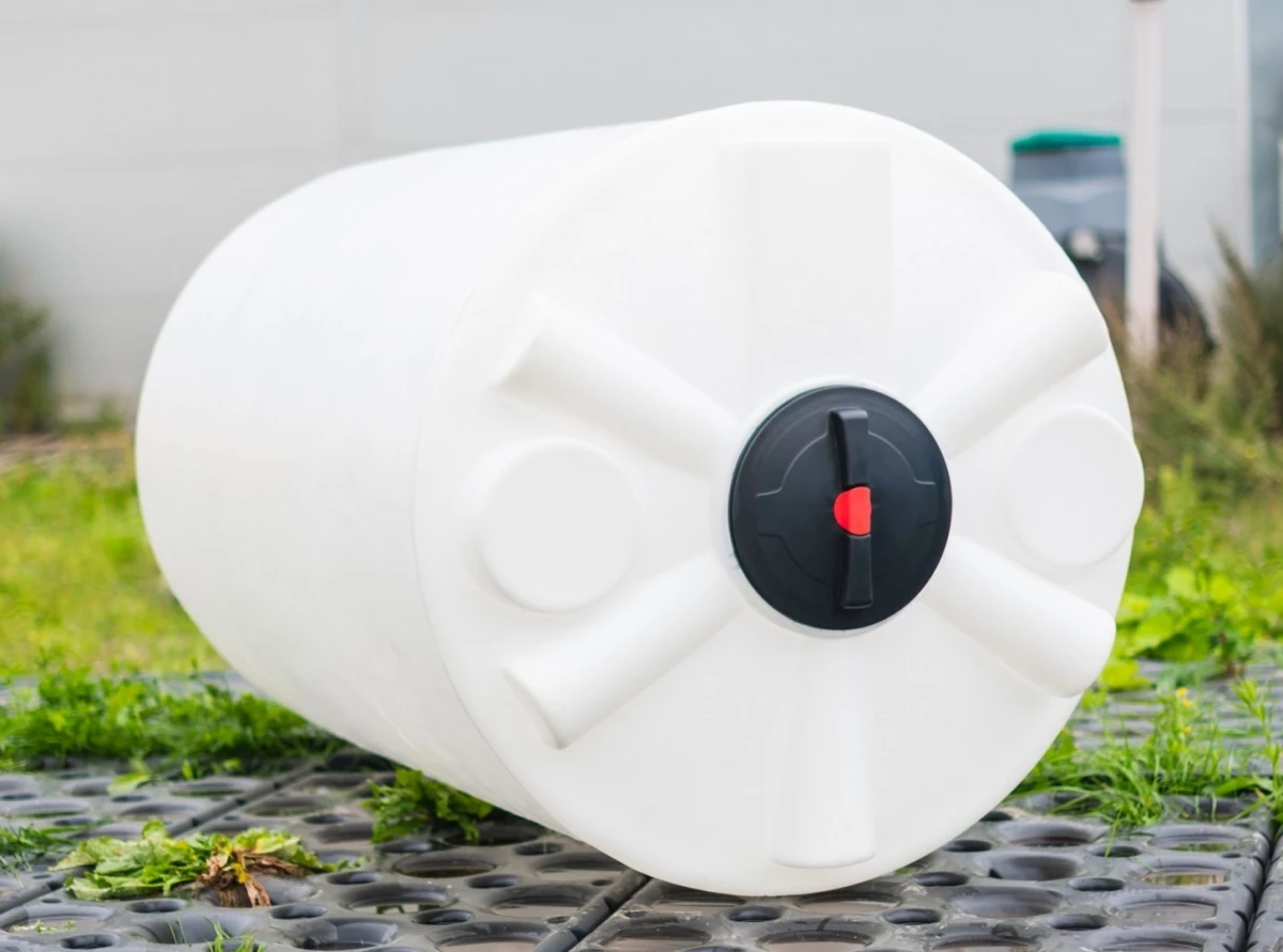 Конусная ёмкость с полным сливом, для хранения веществ с плотностью от 1,0 г/см³