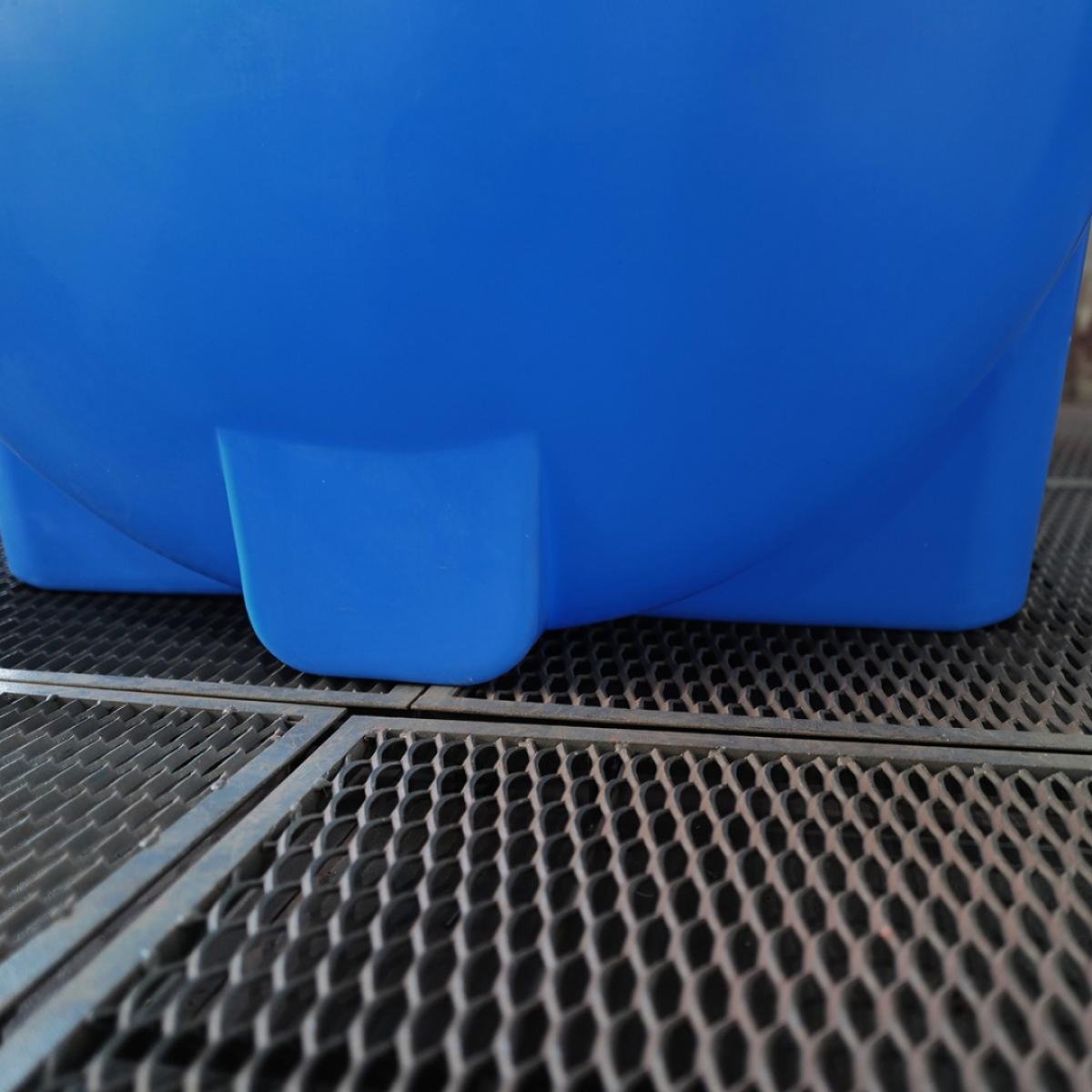 Емкость Н 2000л (синий) для хранения питьевой воды, агрохимии, ДТ и жидкостей с плотностью до 1,0 г/ 