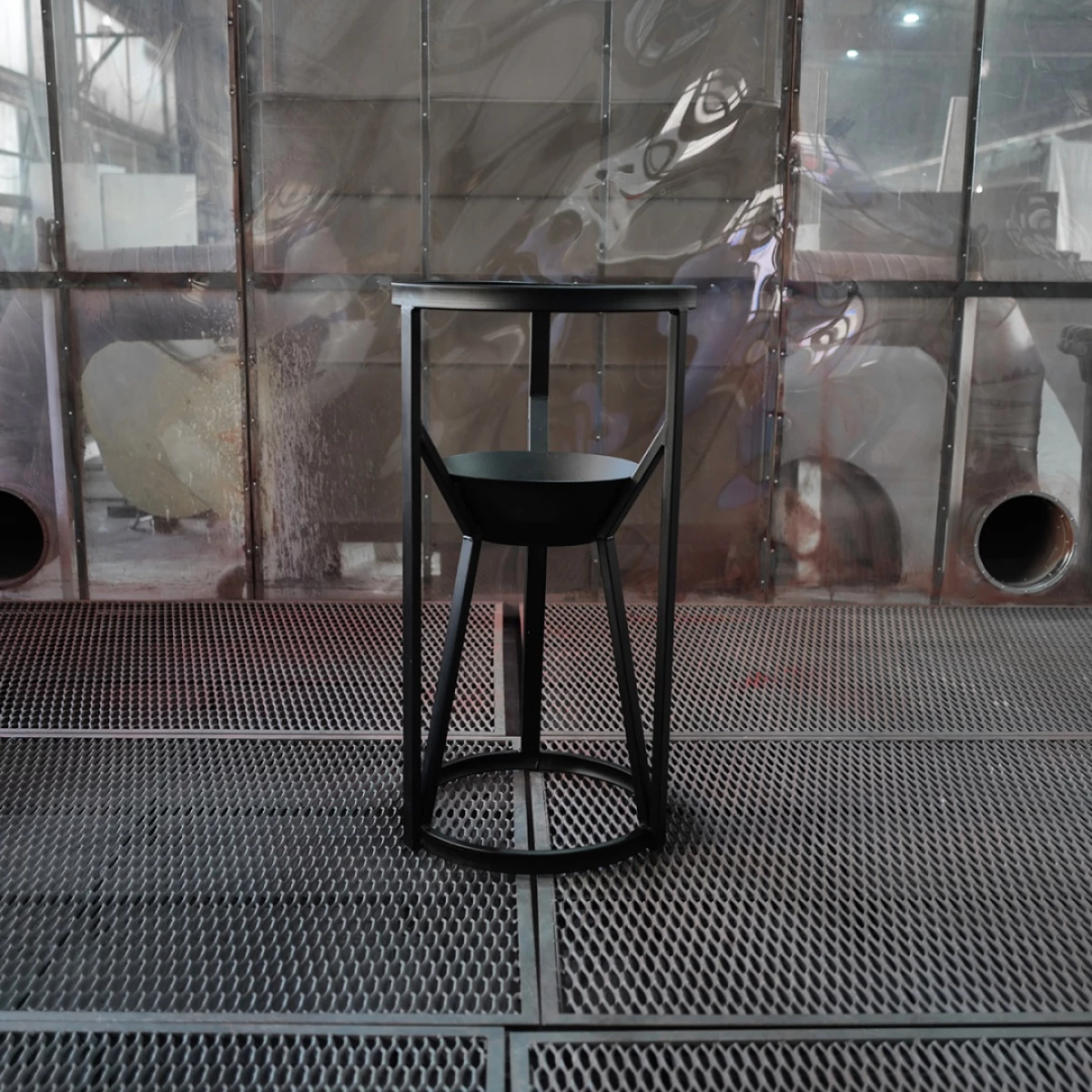 Конусная ёмкость с полным сливом, для хранения веществ с плотностью от 1,0 г/см³