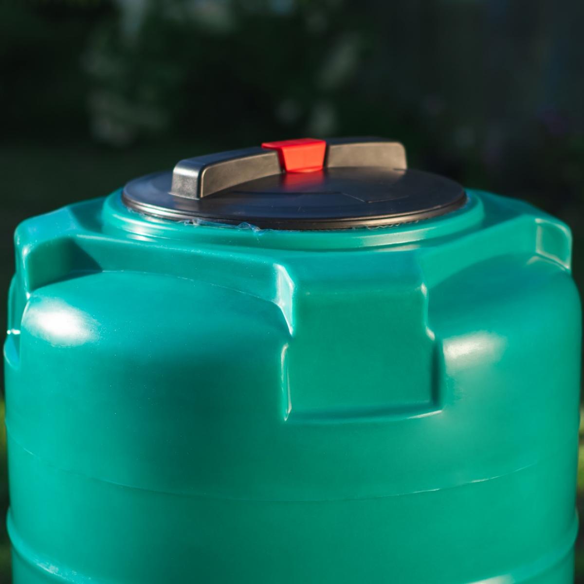 Емкость T 300л (зеленая) для питьевой воды и технической воды 