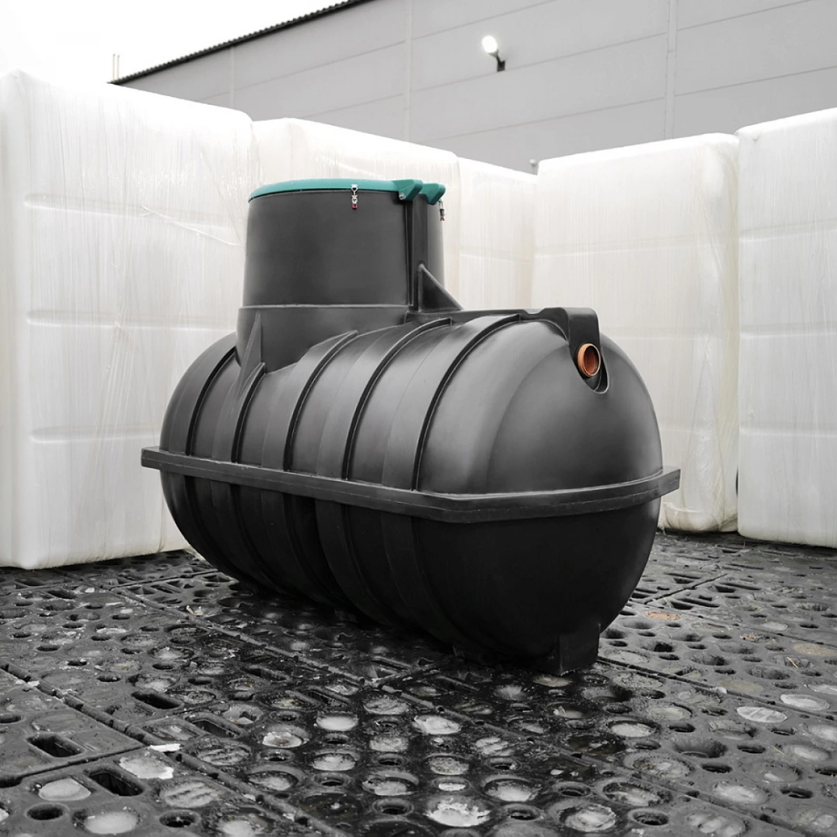 для хранения и дальнейшего использования питьевой воды.