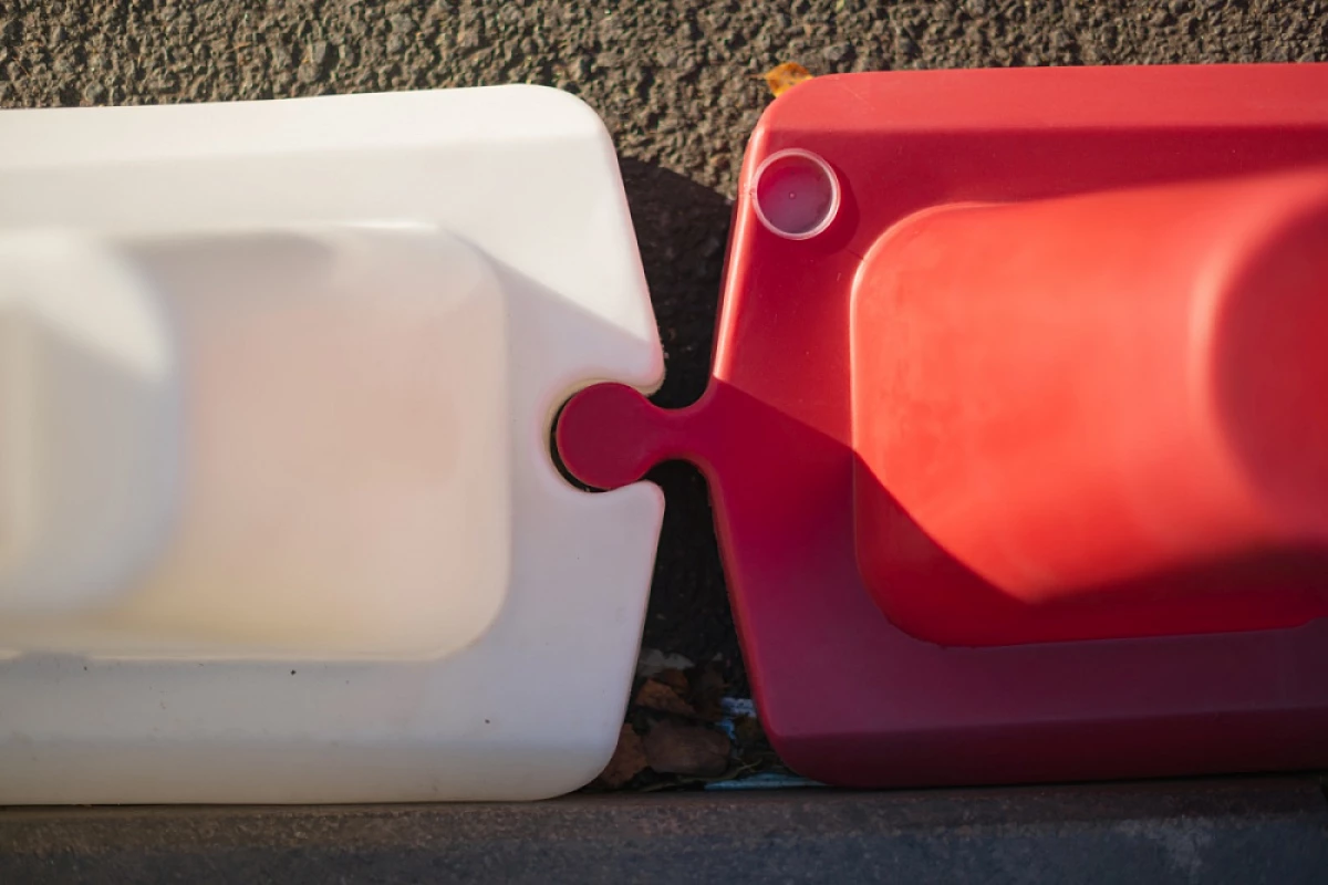 дезинфекционных пунктов, мобильных ограждающих конструкций.