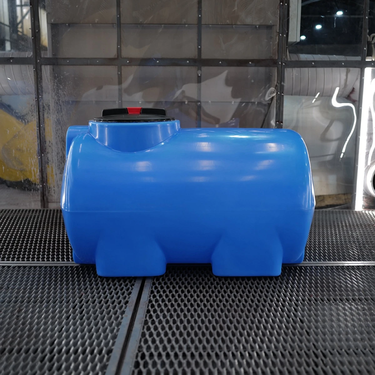 для транспортировки и хранения веществ плотностью до 1,0 г/см³